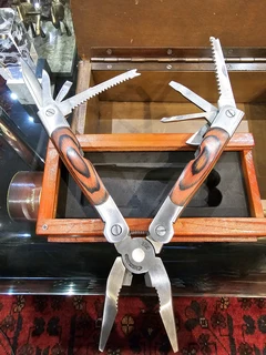 Boxed Multitool Knife and Columbia No.002 Knife in a Syroco Box