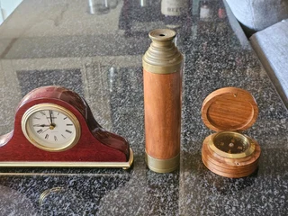 Staiger Quartz Desktop Clock