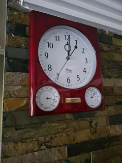 Wall Clock with Hydrometer and Temperature Gauge