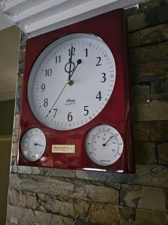 Wall Clock with Hydrometer and Temperature Gauge