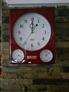 Wall Clock with Hydrometer and Temperature Gauge
