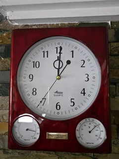 Wall Clock with Hydrometer and Temperature Gauge