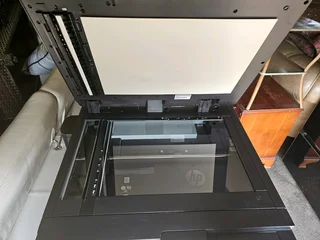 HP Color LaserJet Enterprise flow M880 Multifunction Printer