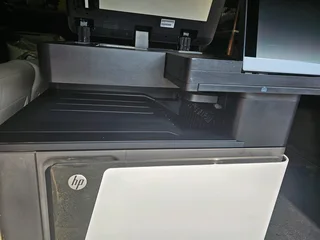 HP Color LaserJet Enterprise flow M880 Multifunction Printer