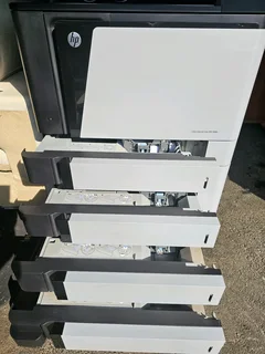 HP Color LaserJet Enterprise flow M880 Multifunction Printer