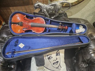 Strunal 240 4/4 Violin