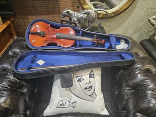 Strunal 240 4/4 Violin