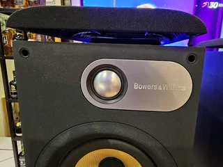 Bowers &amp; Wilkins 686 Bookshelf Speakers – Pair (Black Ash Finish) with Stands