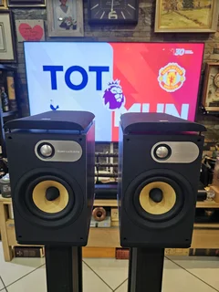 Bowers &amp; Wilkins 686 Bookshelf Speakers – Pair (Black Ash Finish) with Stands