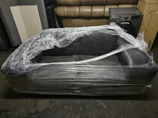 Jagger 2-Seater Leather Couch – Lead Finish