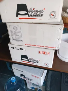 Honda 15"rims and wheelcaps