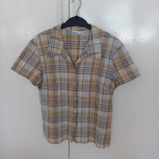 Ladies blouses and tops