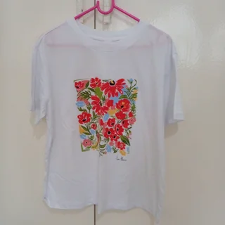 Ladies blouses and tops