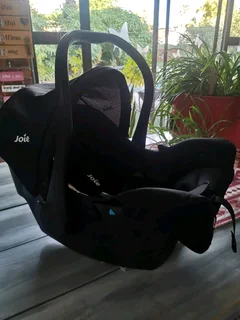  Joie I-gemm 2 I-size Baby Car Seat – Excellent Condition