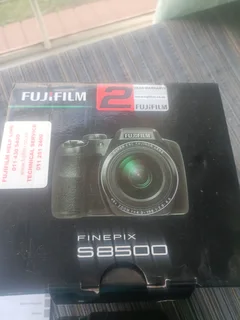 Fujifilm FinePix S8500 camera