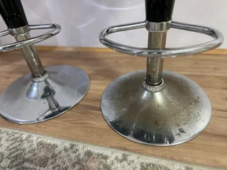 2 Kitchen Bar Stools for Sale – Still in Good Condition!