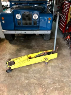Lift Jack / Trolley Jack (10 Ton)