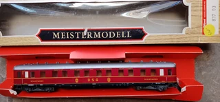 5 HO model train passenger coaches by Jouef, Liliput and Rivarossi
