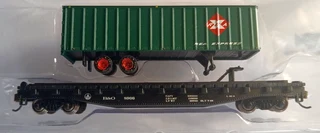 Two Bachmann N-scale US goods waggons