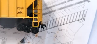 Two Athearn HO US goods wagons