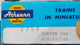 Two Athearn HO US goods wagons