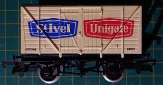 4 Lima HO Ventilated vans (various)