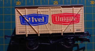 4 Lima HO Ventilated vans (various)