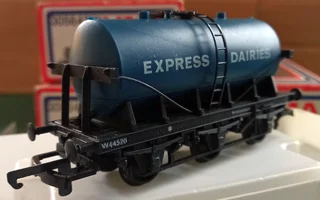 Lima HO 6-wheel dairy tanker