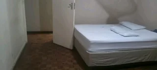 Lovely 1,5 Bedroom Flat To Let In Glenwood