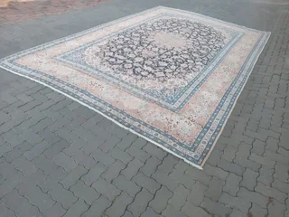 Handmade persian Naien carpet for sale