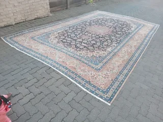 Handmade persian Naien carpet for sale