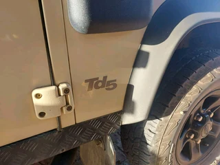 Land Rover Defender lower wing decals vinyl stickers