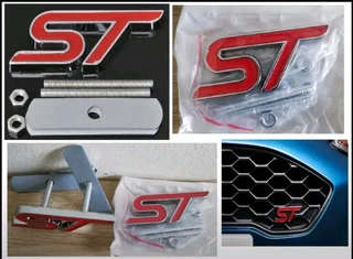 Ford Focus ST side wing badges