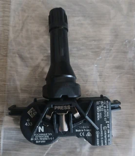 Renault Clio IV TPMS tyre pressure sensors &amp; valve stems