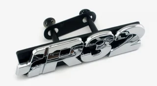 R32 VW grille and boot badges