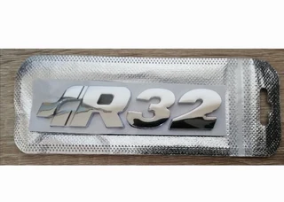 R32 VW grille and boot badges