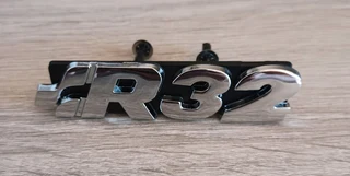 R32 VW grille and boot badges