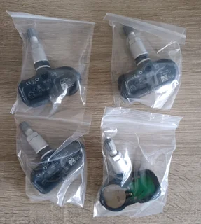 Toyota Auris TPMS tyre pressure monitor sensors and valves