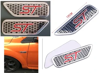 Ford Focus ST side wing badges emblems