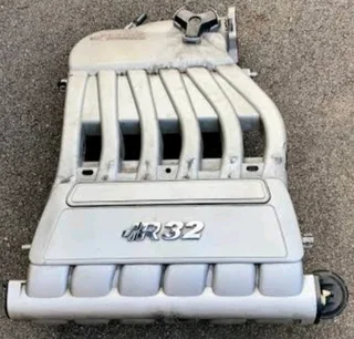 VW R32 intake Manifold Cover R32 badge