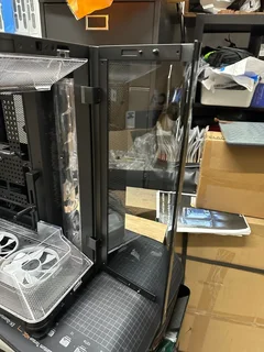 FOR SALE: CORSAIR AIR 5400 RS-R ARGB TRIPLE CHAMBER MID-TOWER CASE - BLACK 