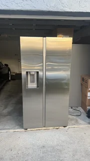 For Sale: Samsung Side-by-side Refrigerator – 2025 Model – 3-month Warranty! 