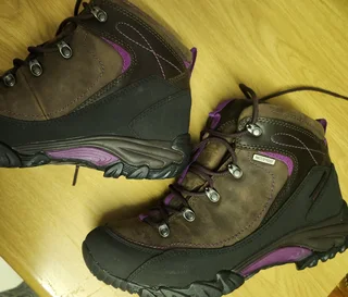 Hiking boots Size 6