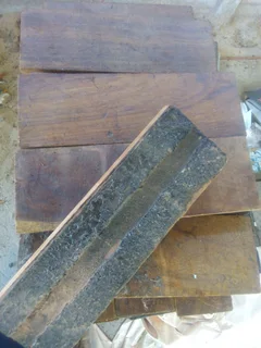 Beautiful Kiaat Wood Flooring – 600 Blocks – R1,200 (2nd Hand)