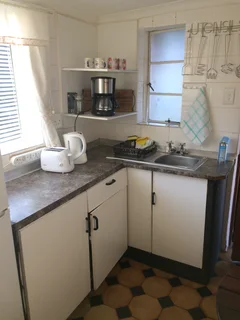 BRYANSTON-Lock-up-&amp;-Go. Garden Studio/Bachelor Pad. Safe, Secure environment.