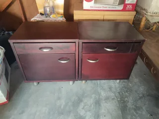 Pair of Wooden Bedside Tables/Pedestals – Dark Wood – Solid