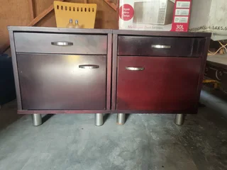 Pair of Wooden Bedside Tables/Pedestals – Dark Wood – Solid