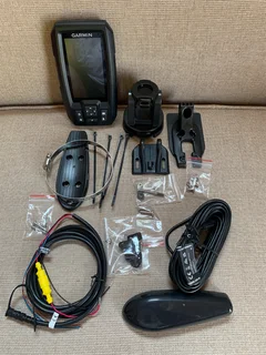 Garmin Striker Vivid 4 Fishfinder GPS plotter, incl brackets and cables, NEW!