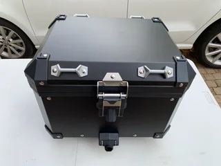 PioneerMoto Luggage Top box to fit BMW 1200 and 1250, Black aluminium, lock set and lining NEW!