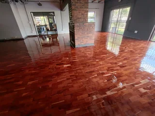 Group 4 Flooring 0737121564
